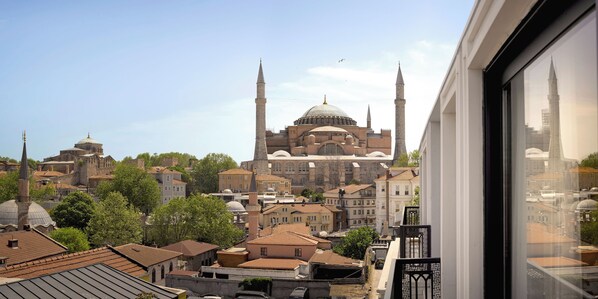 Connection Suite Room | Minibar, in-room safe, soundproofing, free WiFi - Shining Star Hotel (Istanbul)