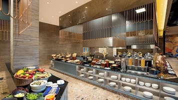 Petit déjeuner buffet servi tous les jours en supplément