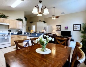 In-room dining - The Sanctuary at West Haven-335akdgil by Florida Star Vacations (Davenport)