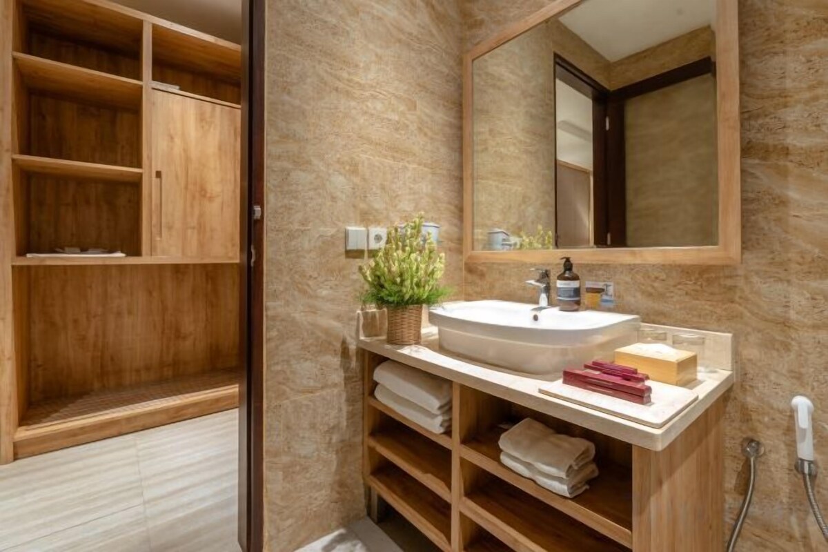 Baño | Ducha, secador de pelo, bidé y toallas