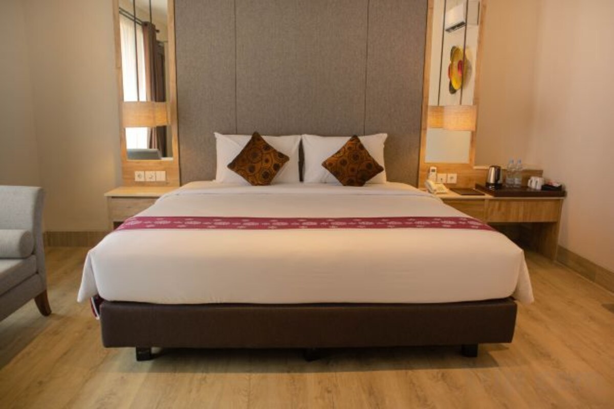 Escritorio, wifi gratis, ropa de cama