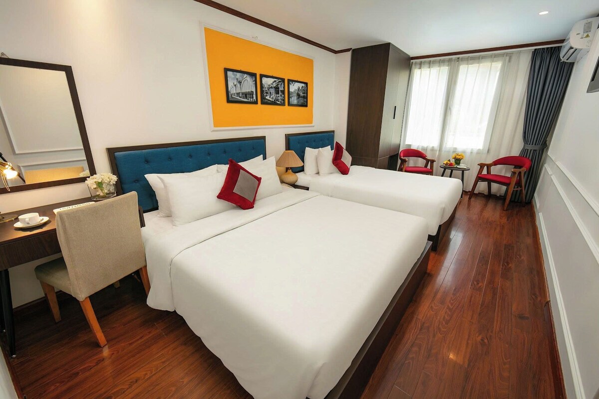 Executive Triple Room | Premium bedding, minibar, in-room safe, desk
