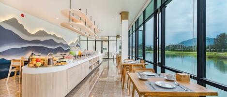 Daily buffet breakfast (THB 250 per person)