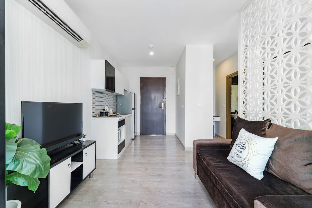 Artículos del minibar gratis y caja de seguridad en la habitación