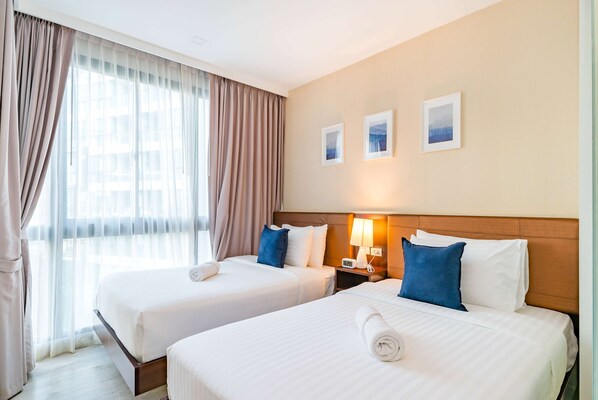 Artículos del minibar gratis y caja de seguridad en la habitación 