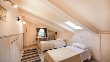 3 bedrooms, laptop workspace, travel crib, free WiFi