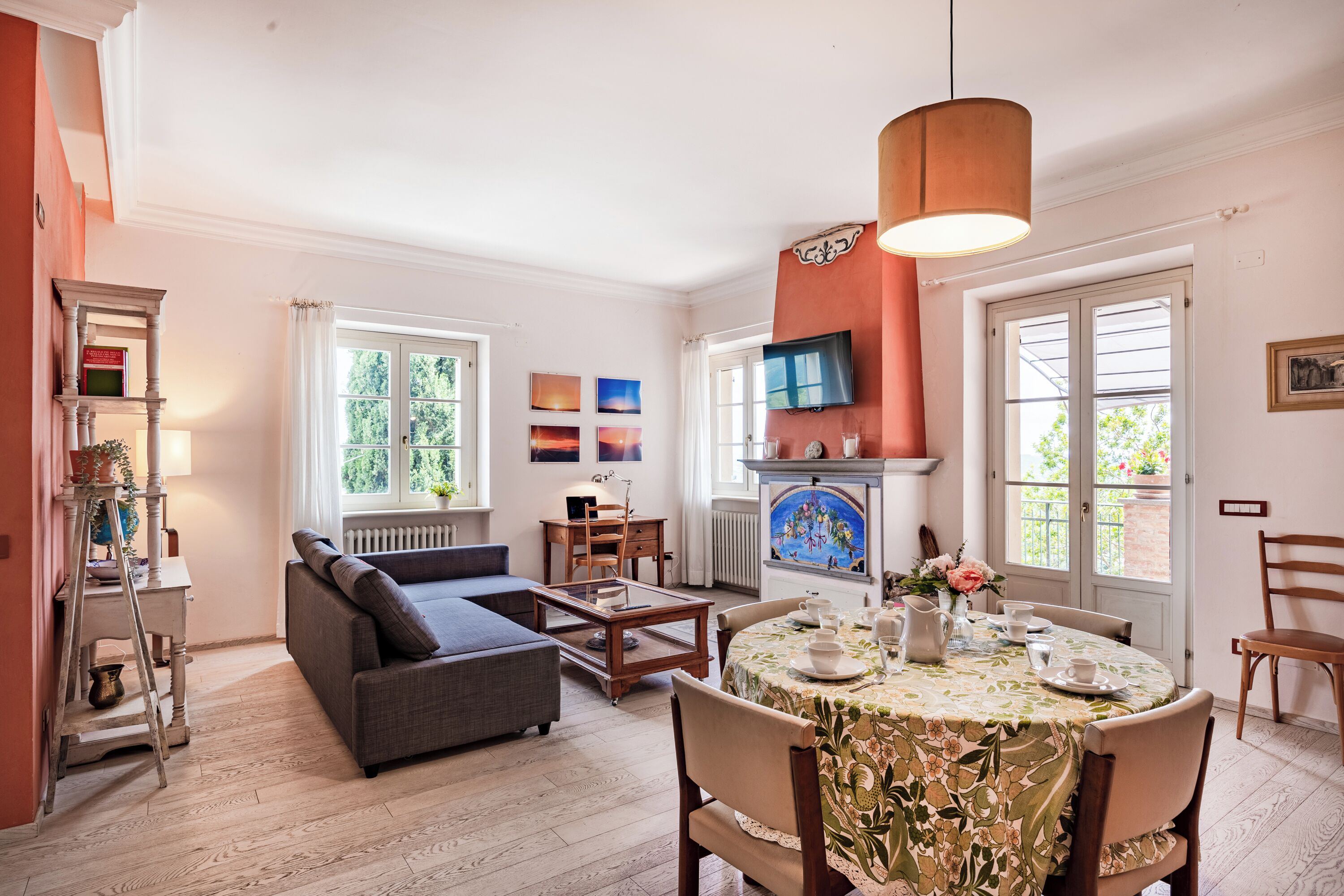 21-吋電視、數位頻道、壁爐、電視遊樂器