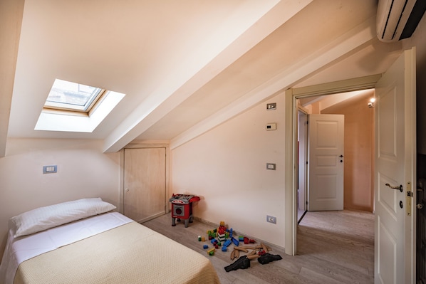 3 bedrooms, laptop workspace, travel crib, free WiFi - Casabella With Garden (Monteleone d'Orvieto)