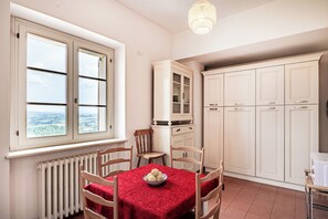 Dining - Casabella With Garden (Monteleone d'Orvieto)