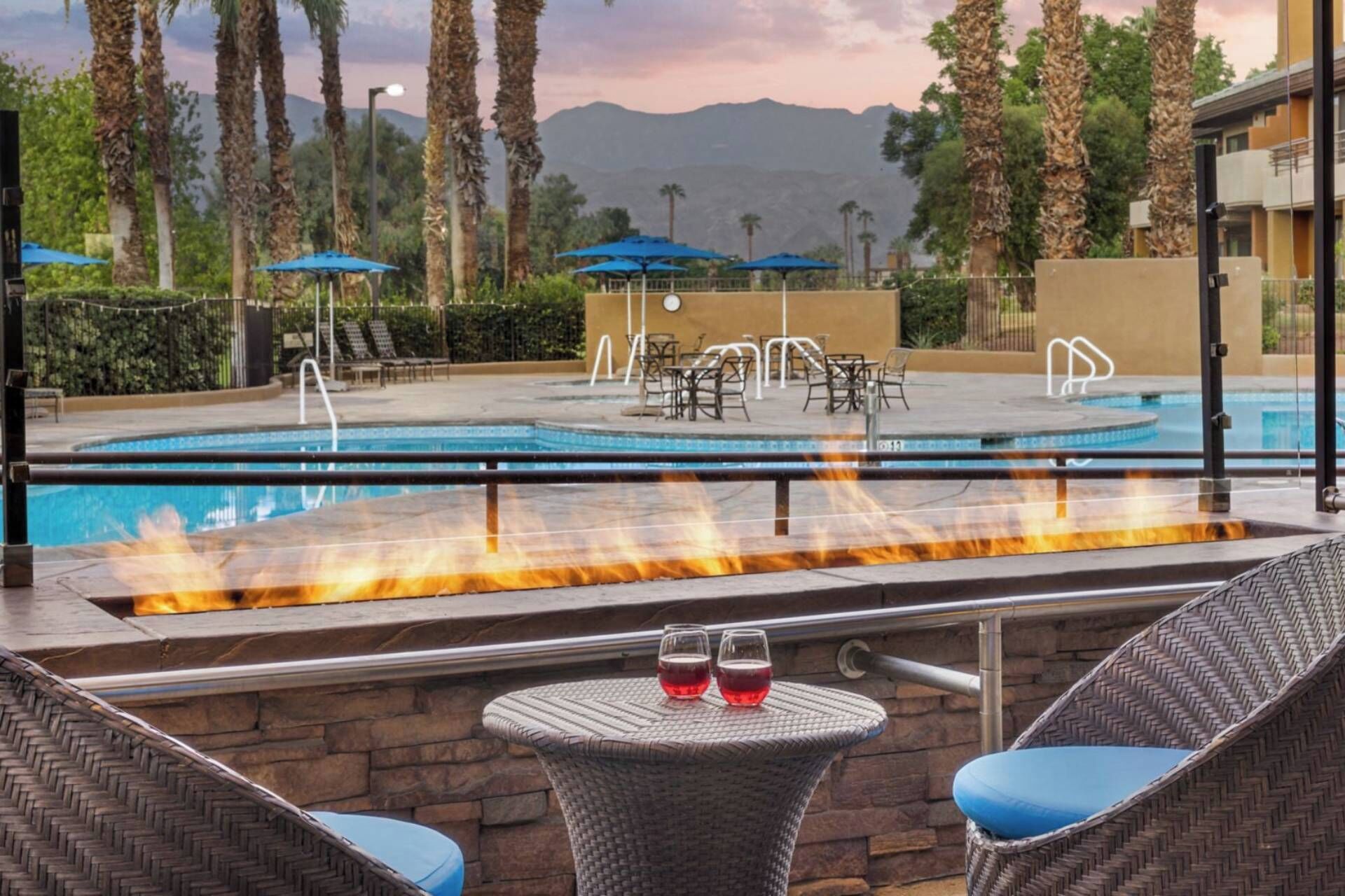 Een verwarmd zwembad