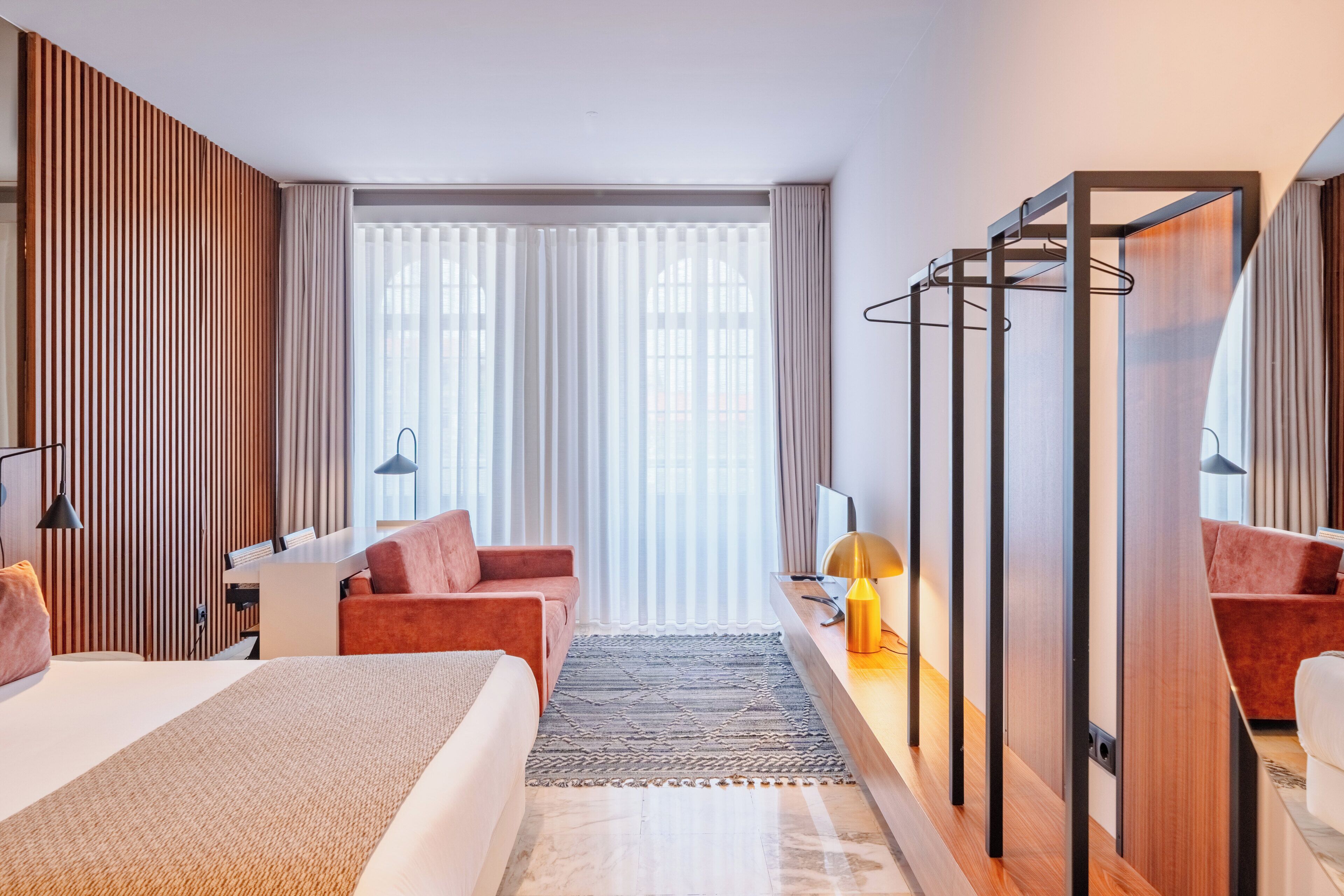 Studio | In-room safe, blackout drapes, iron/ironing board, free WiFi