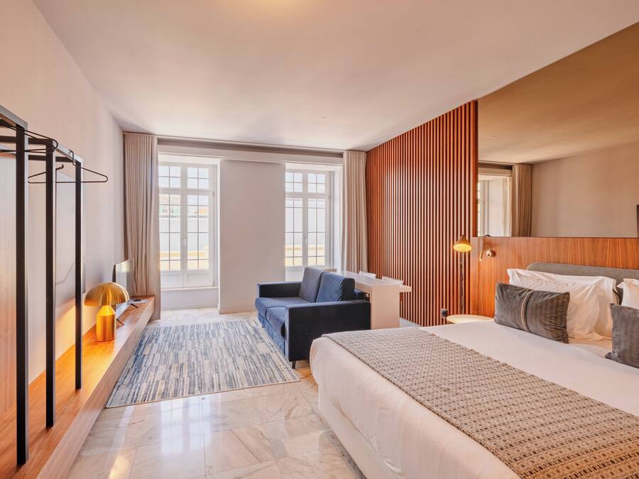 Studio | In-room safe, blackout drapes, iron/ironing board, free WiFi