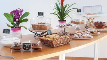 Tägliches inbegriffenes Frühstücksbuffet
