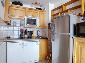 Fridge, oven, dishwasher