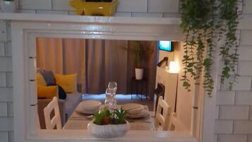 Căn hộ | Bếp riêng | Tủ lạnh, lò vi sóng, lò nướng, bếp nấu