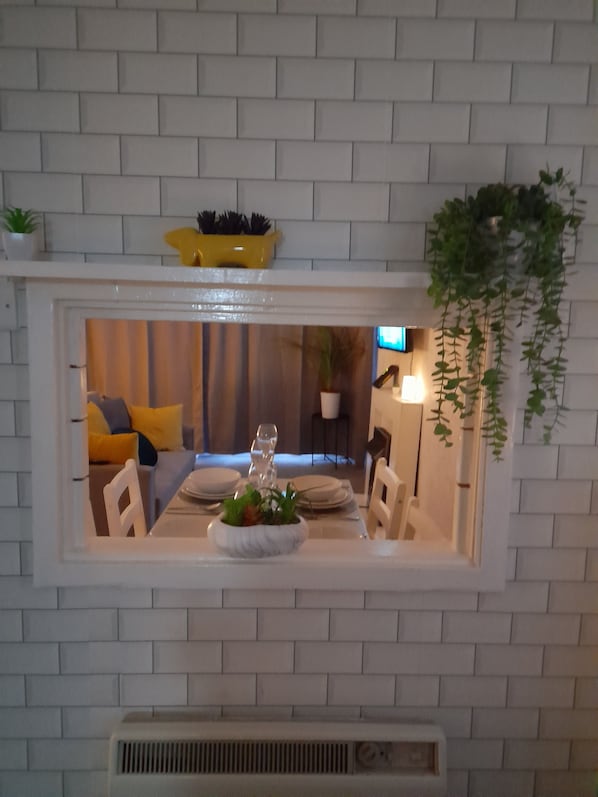 Apartment | Private kitchen | Fridge, microwave, oven, stovetop - Whole Apartment With Balcony, Breakfast & Parking (Bishop Auckland)