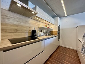 Microwave, dishwasher