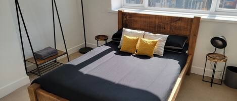 1 bedroom, desk, iron/ironing board, free WiFi