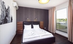 Desk, laptop workspace, free WiFi, bed sheets - Penzion v jizdarne (Olomouc)
