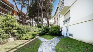 Property grounds - Terrazza Abele 300m From The Beach (Forte dei Marmi)