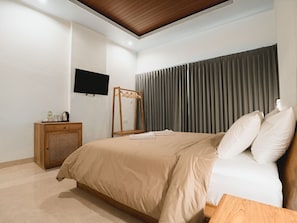 Family Room | Desk, free WiFi, bed sheets - Pacung Indah Hotel & Restaurant (Baturiti)