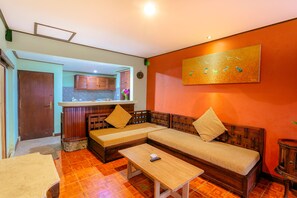 Deluxe Room | Desk, free WiFi, bed sheets - Pacung Indah Hotel & Restaurant (Baturiti)