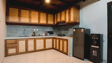 Deluxe Room | Private kitchen