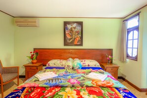 Habitación Deluxe | Escritorio, wifi gratis y ropa de cama