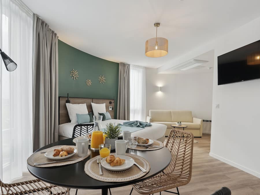 Premium bedding, Select Comfort beds, laptop workspace