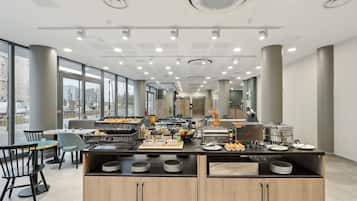 Desayuno buffet (EUR 14 por persona)