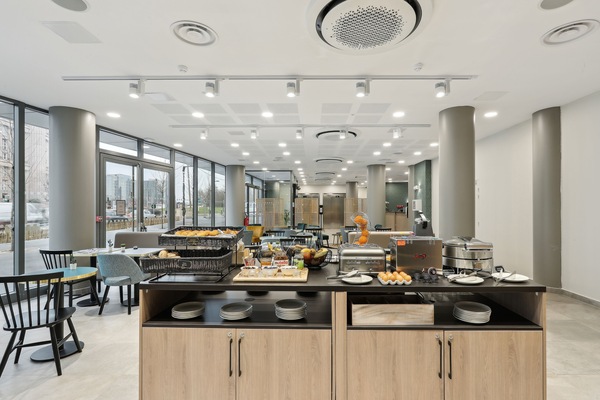 Daily buffet breakfast for a fee