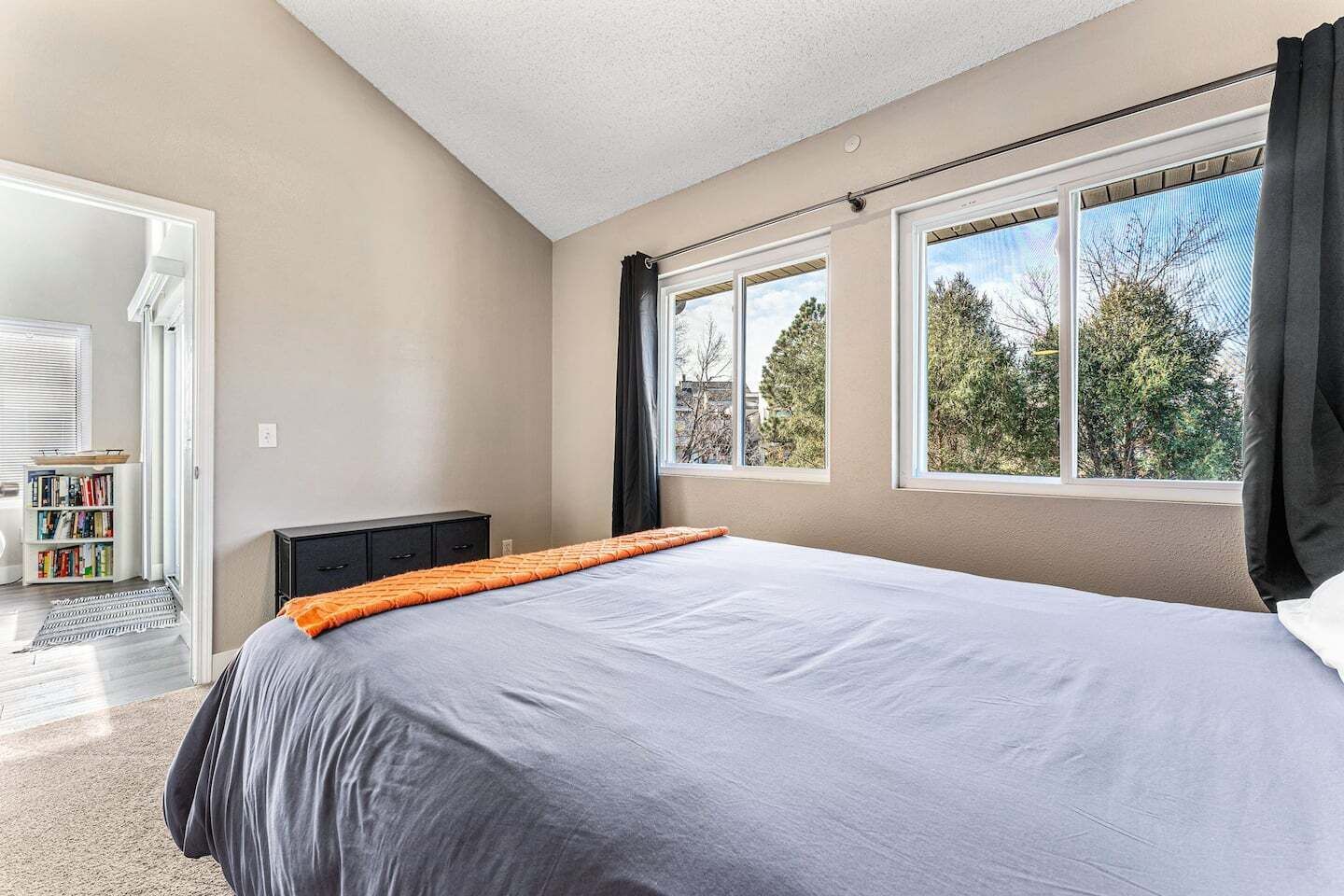 2 bedrooms, desk, free WiFi, bed sheets