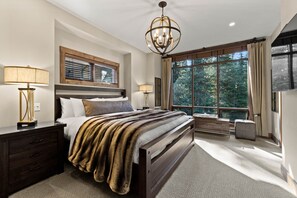 3 chambres, fer et planche à repasser, Wi-Fi, draps fournis