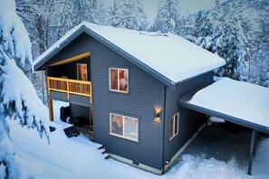 Exterior - Mt. Baker Retreat | Hot tub, EV Charger & Bunk RM (Glacier)