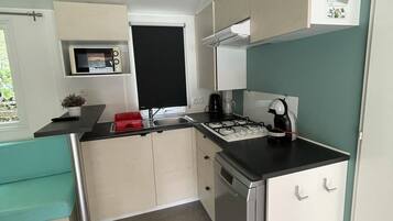 Plaque de cuisson, lave-vaisselle, cafetiĂšre/bouilloire