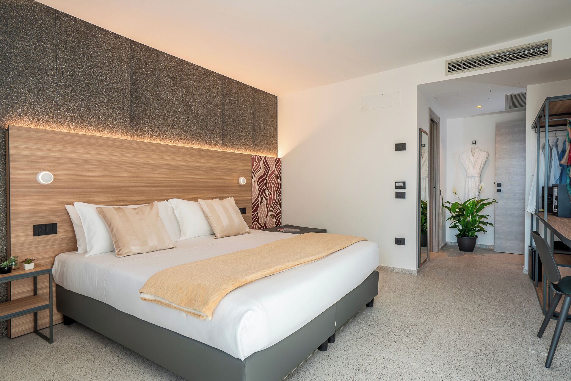 Familiekamer, 1 twee- of 2 eenpersoonsbedden | Hypoallergeen beddengoed, donzen dekbedden, een minibar