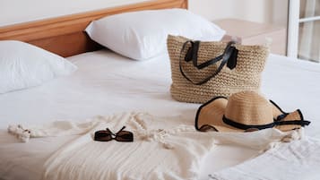 Standard Triple Room, Garden View | In-room safe, soundproofing, free WiFi, bed sheets