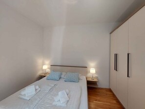 2 bedrooms, WiFi - Holiday apartment close to the beach (Malinska)