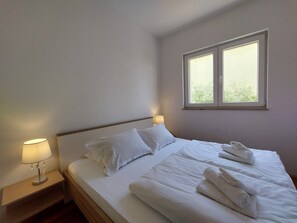 2 bedrooms, WiFi - Holiday apartment close to the beach (Malinska)