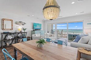 TV - Gulf front condo with gulf and lake views - 2 Bikes - Commodore`s Retreat 202 (Santa Rosa Beach)