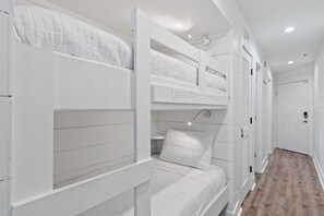 1 bedroom, iron/ironing board, free WiFi, bed sheets - Gulf front condo with gulf and lake views - 2 Bikes - Commodore`s Retreat 202 (Santa Rosa Beach)