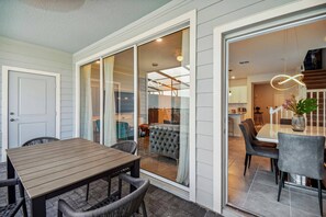 Outdoor dining - Solterra Resort Home with Private Jacuzzi (Davenport)