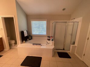 Combined shower/tub
