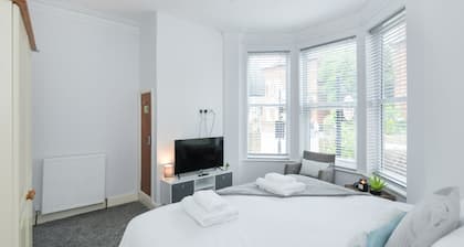 Linden Grove Apartments
