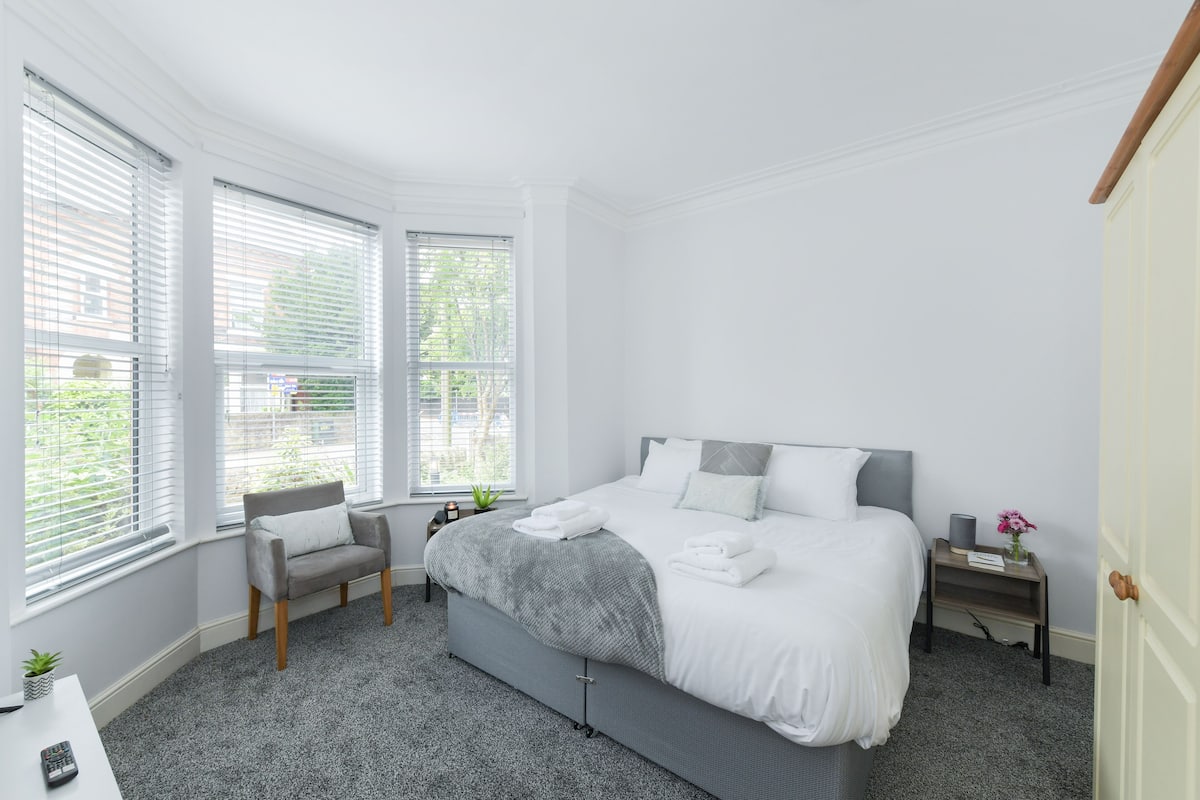 1 habitación, tabla de planchar con plancha y wifi gratis