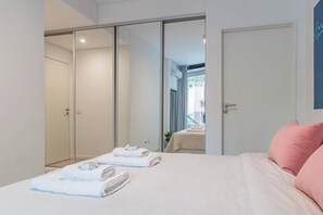2 Schlafzimmer, Schreibtisch, Bügeleisen/Bügelbrett, Internetzugang