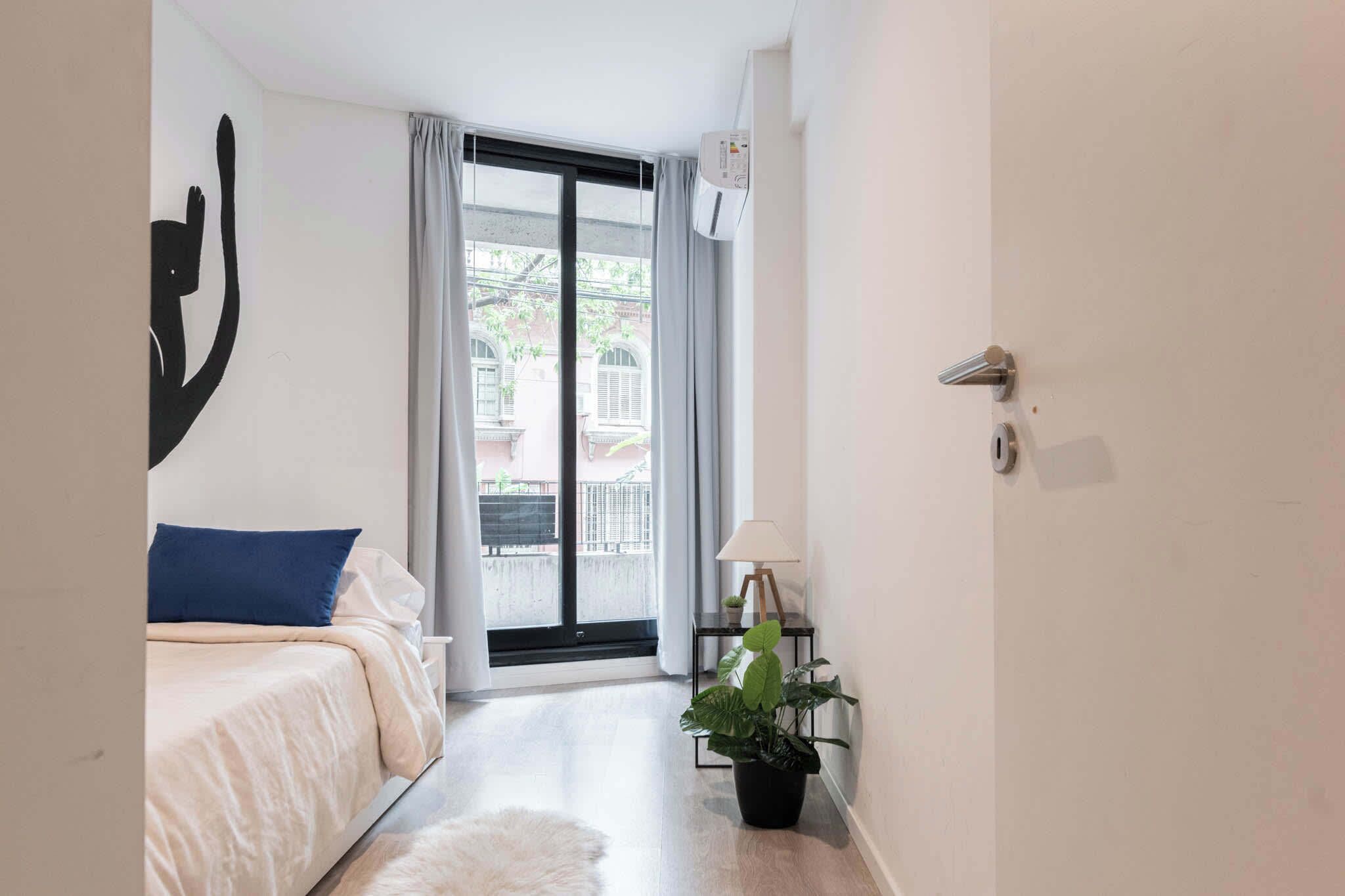 2 bedrooms, desk, iron/ironing board, Internet