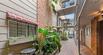 Extended Stay High-End Garden District Condo on St. Charles Streetcar Line