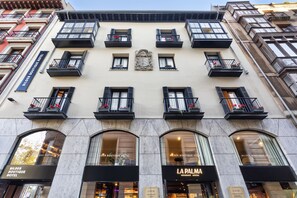 Front of property - Bilder Boutique Hotel (Bilbao)