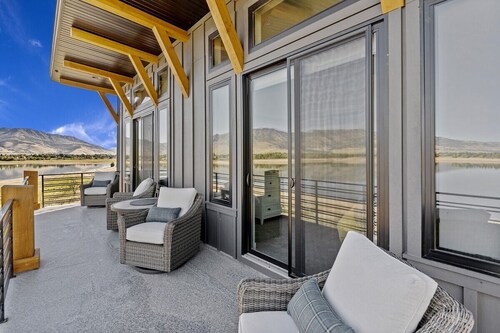 Brand New Home w/Lake Views and 5 bedrooms!